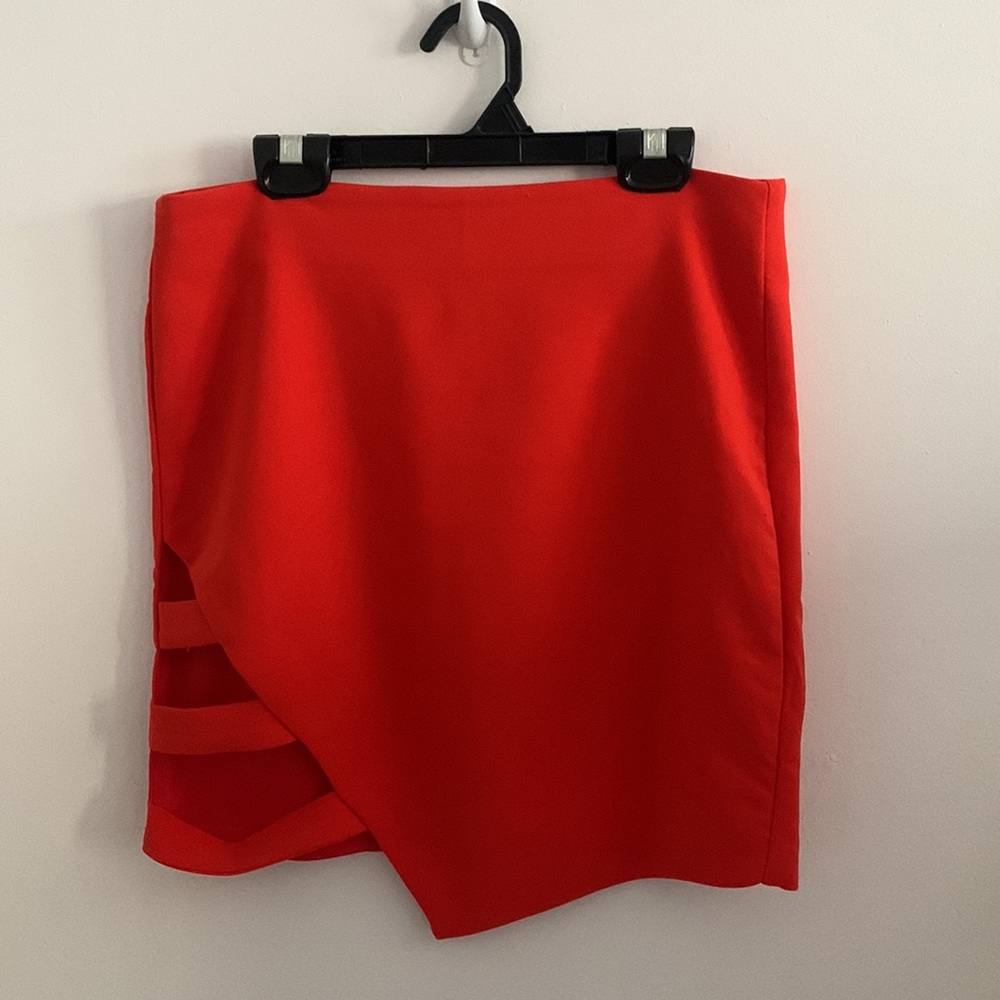 [M]👗F21 cut-out skirt